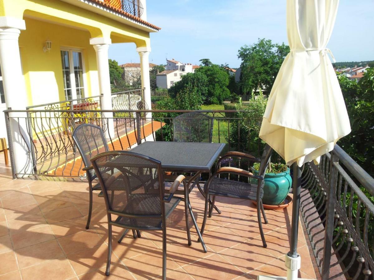 Apartment Luiza Funtana Ngoại thất bức ảnh